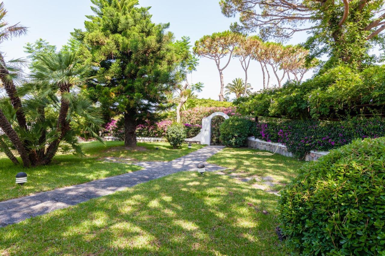 Villetta Con Giardino Esclusivo Di 1000 Mq, Piscina, Tennis, Calcio, Bocce Forio di Ischia Kültér fotó