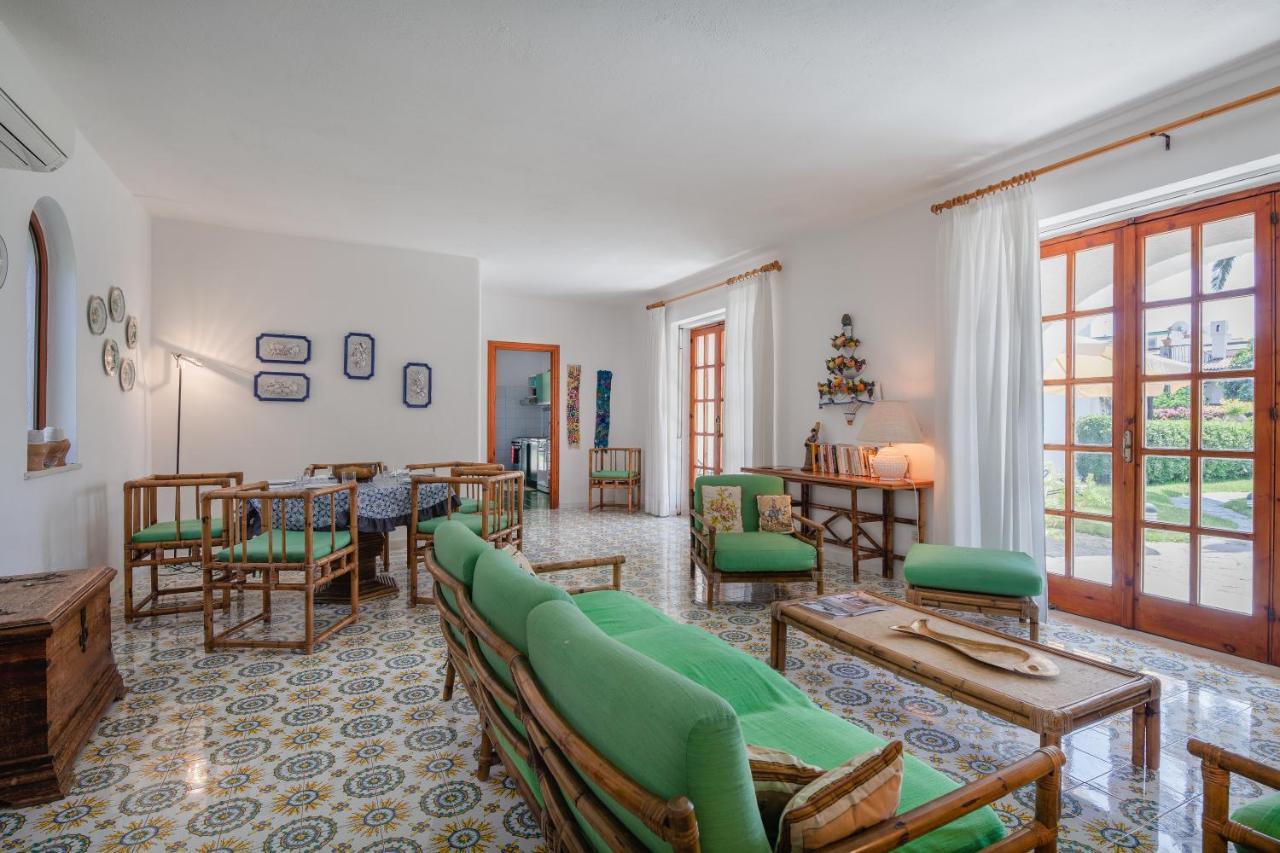 Villetta Con Giardino Esclusivo Di 1000 Mq, Piscina, Tennis, Calcio, Bocce Forio di Ischia Kültér fotó