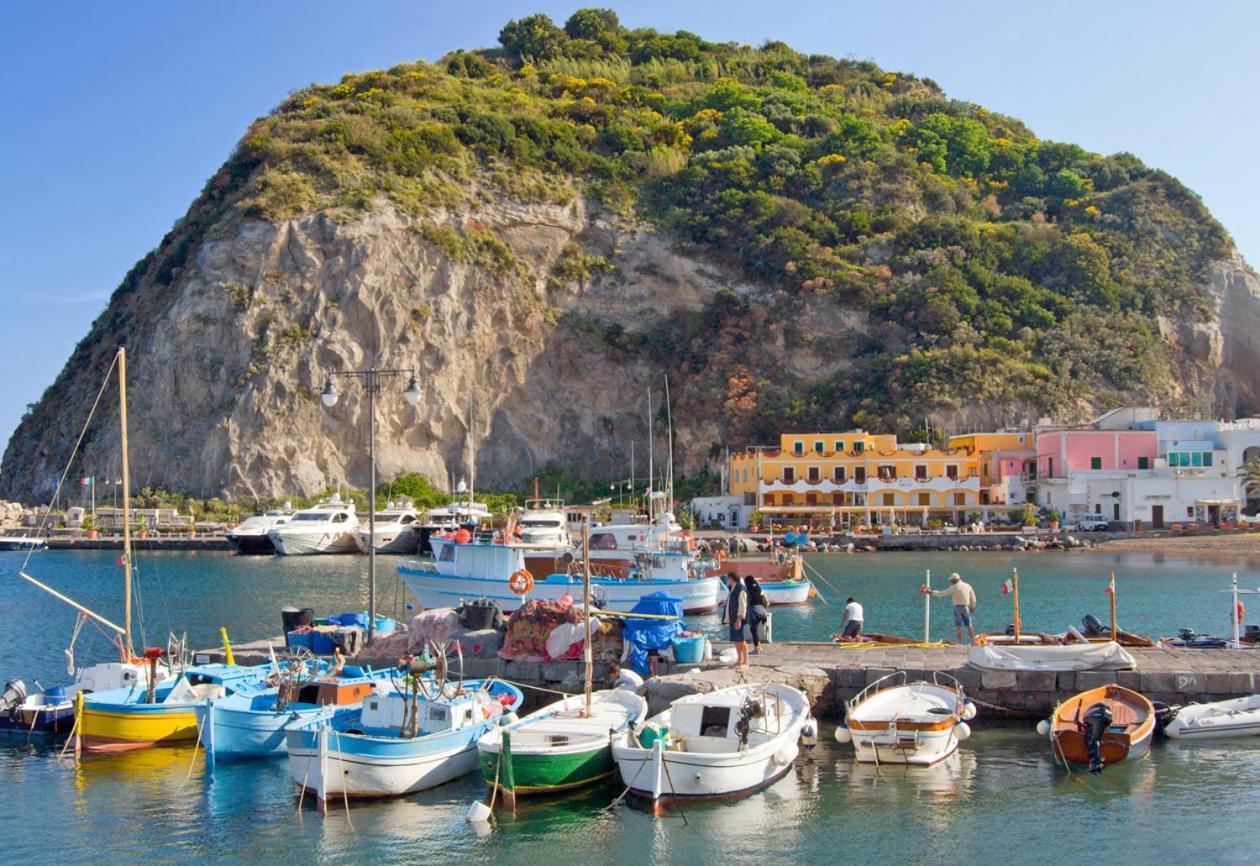 Villetta Con Giardino Esclusivo Di 1000 Mq, Piscina, Tennis, Calcio, Bocce Forio di Ischia Kültér fotó