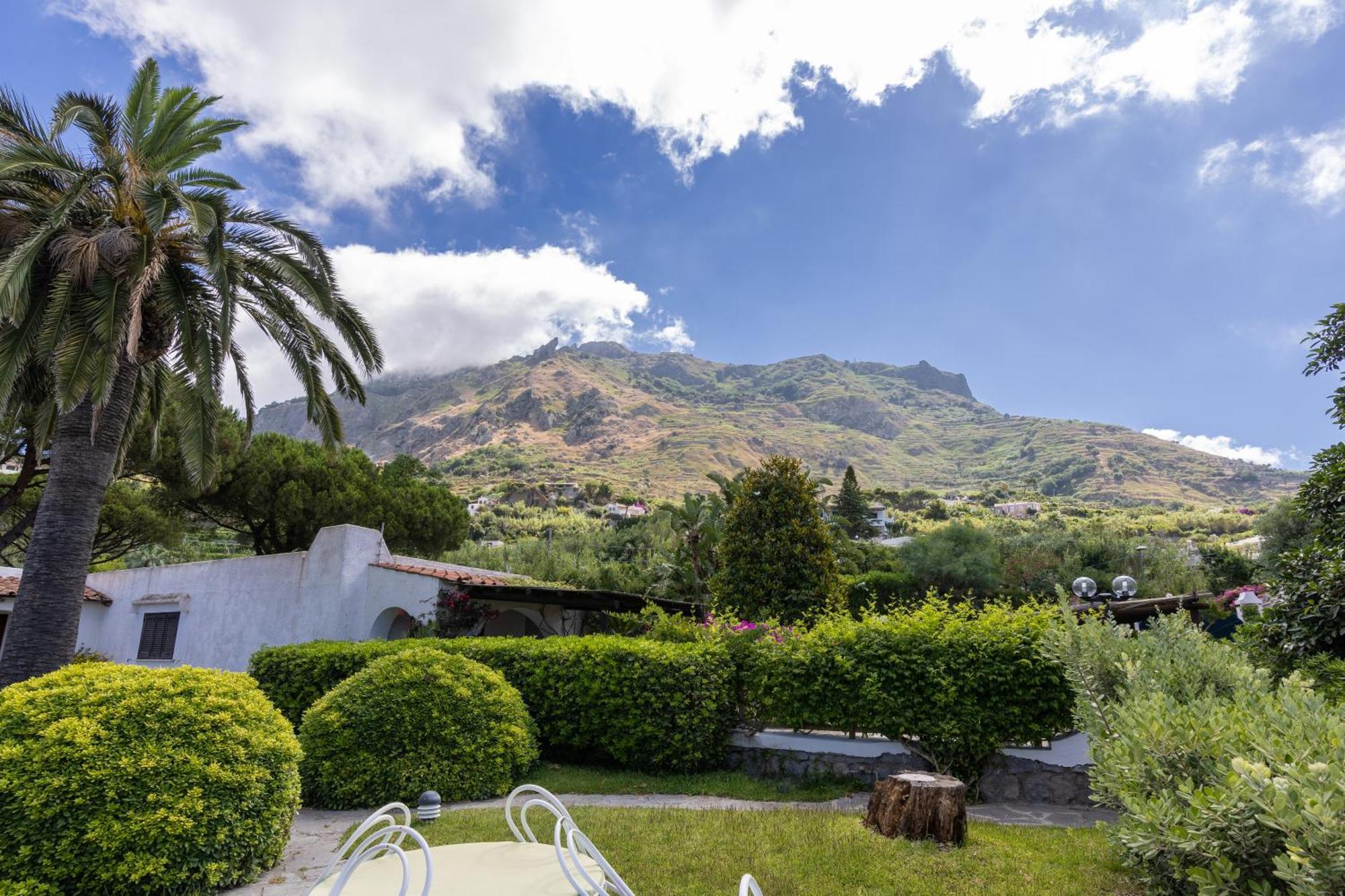 Villetta Con Giardino Esclusivo Di 1000 Mq, Piscina, Tennis, Calcio, Bocce Forio di Ischia Kültér fotó